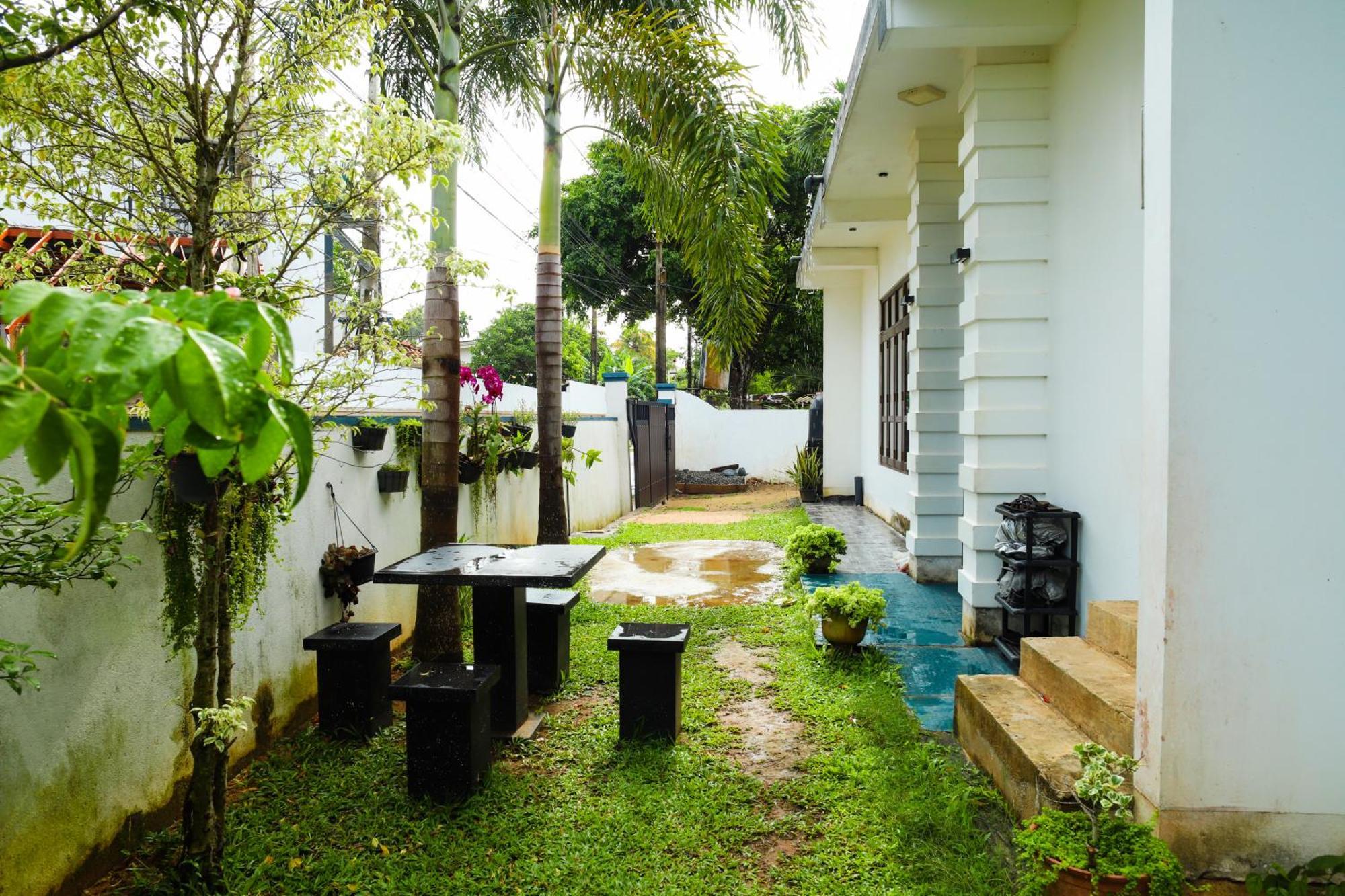 One 8 Mirissa Apartment Exterior photo